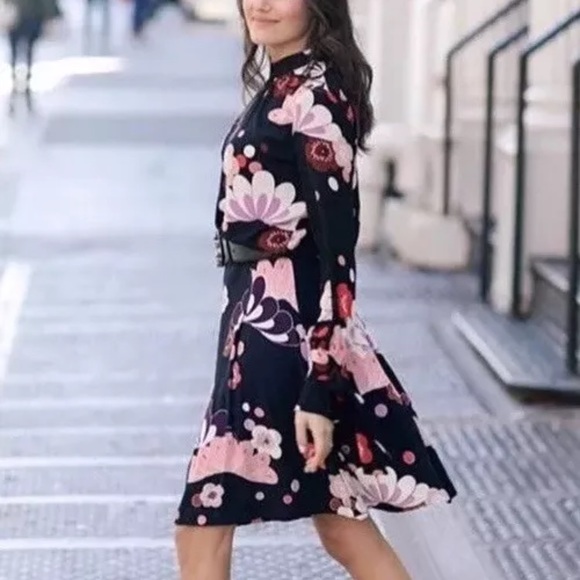 Ann Taylor Dresses & Skirts - Ann Taylor floral ruffle neck dress BNwT